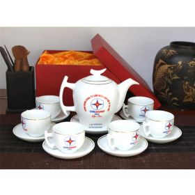 Ấm chén Bát Tràng in logo cao cấp sang đẹp