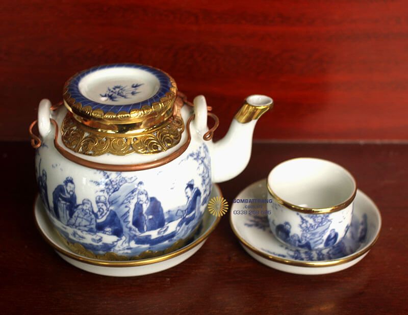 Thiết kế hoàn hảo của bộ ấm chén bát tràng mạ vàng
