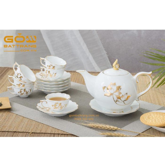 Ấm chén đẹp Bát Tràng trắng vẽ vàng hoa sen