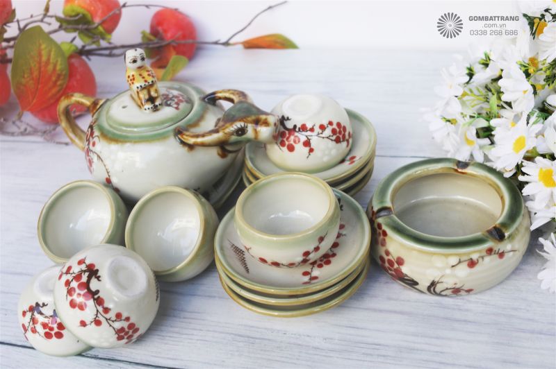 Bộ ấm chén tựa như một bức tranh tuyệt đẹp