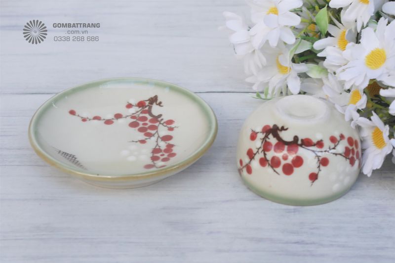Ảnh chụp riêng đĩa lót và chén 