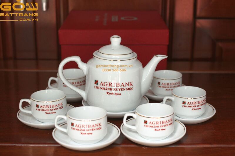 Ấm chén Bát Tràng đảm bảo sự an toàn cho người tiêu dùng