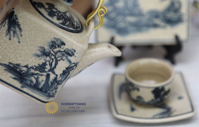 Men rạn tượng trưng cho sự bền vững, họa tiết đồng quê mang lại năng lượng an yên, may mắn và hài hòa cho gia chủ.
