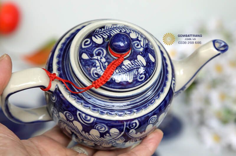 Họa tiết hoa văn trên bộ ấm chén đẹp cao cấp mang ý nghĩa phong thủy sâu sắc trong văn hóa Á Đông