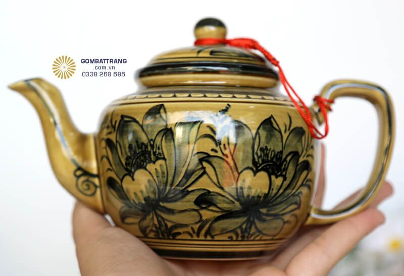 Đặt bộ ấm chén cao cấp ở vị trí phù hợp trong nhà có thể giúp cải thiện vận khí, tạo sự hòa hợp trong gia đình