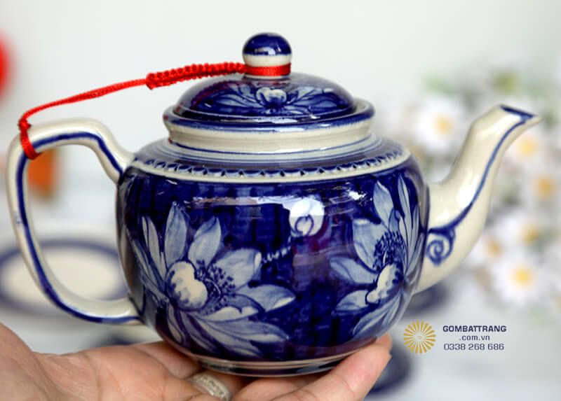 Với quy trình sản xuất nghiêm ngặt, bộ ấm chén đẹp cao cấp này có độ bền cao, chịu được nhiệt độ tốt khi pha trà nóng