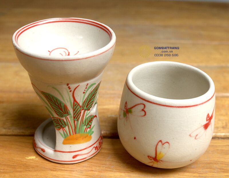 Bộ bát đĩa Bát Tràng cao cấp vẽ chuồn chuồn là sự giao thoa giữa tinh hoa làng nghề ngàn năm và gu thẩm mỹ tinh tế hiện đại
