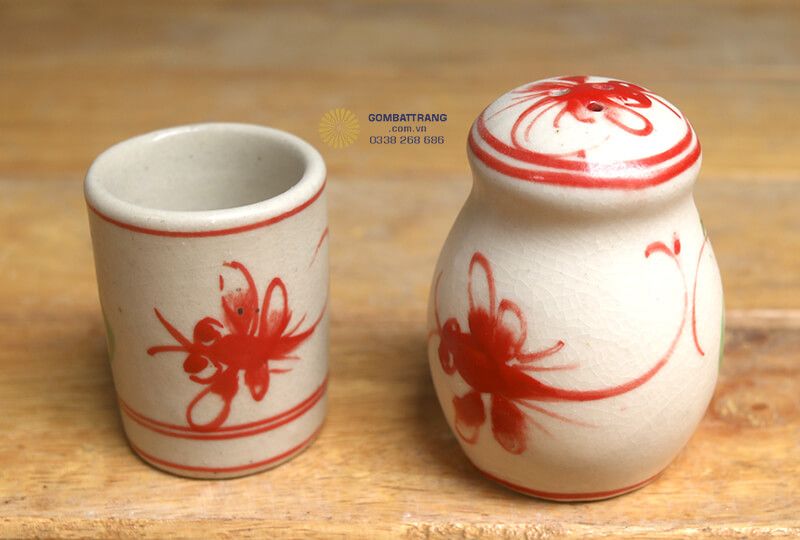 Sở hữu bộ bát đĩa cổ họa tiết chuồn chuồn đỏ sẽ là vật phẩm phong thủy ý nghĩa trong gia đình