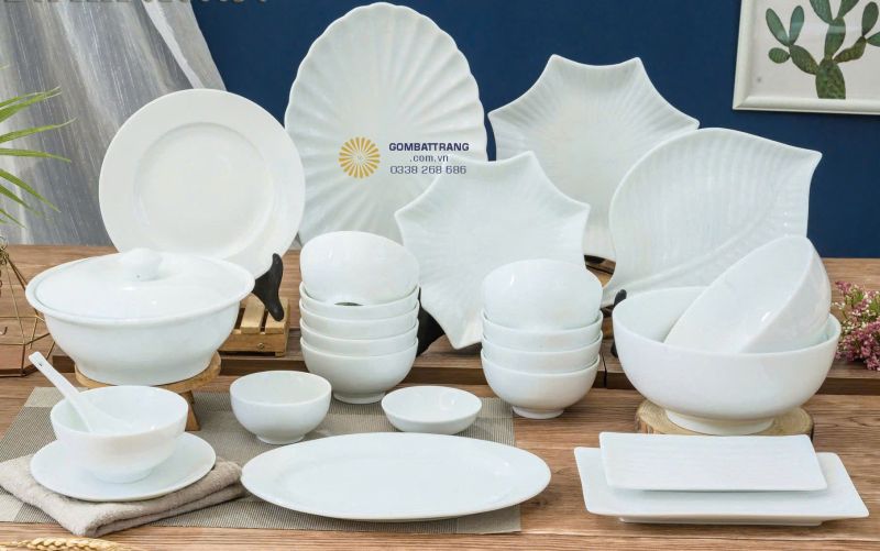 Bát đĩa bát tràng men bóng – sạch khuẩn, an toàn mỗi bữa ăn.