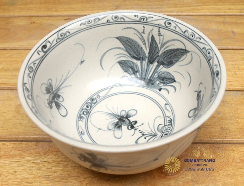 Bộ bát đĩa giả cổ đảm bảo an toàn cho người dùng vừa thể hiện bàn tay tài hoa của nghệ nhân