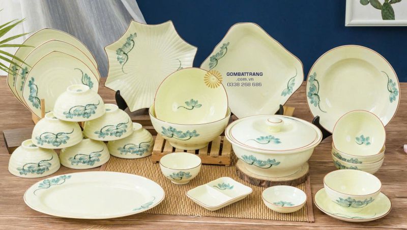 Bát đĩa gốm sứ bát tràng – hoa sen xanh thanh tao.