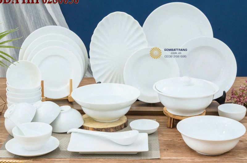 Bát đĩa gốm sứ bát tràng – tinh tế cho bàn ăn hiện đại.