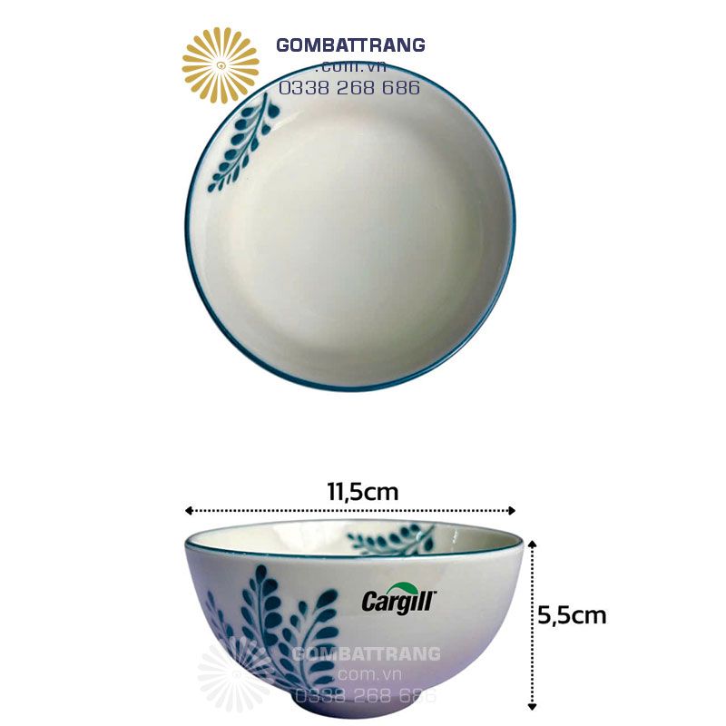 Bộ 6 bát cơm vẽ lá me thanh nhã, nét vẽ uyển chuyền, nét mờ nét đậm sống động như thật đòi hỏi sự công phu bền bỉ khéo tay và có thâm niên lâu năm của nghệ nhân làng gốm Bát Tràng