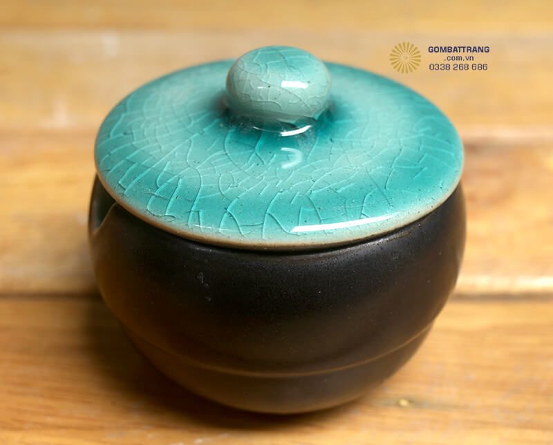 Lá liễu còn đại diện cho sự sinh sôi và phát triển, đặc biệt phù hợp với môi trường kinh doanh nhà hàng