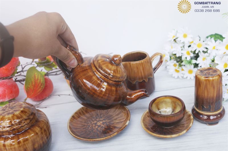 Hình ảnh tả thực của bộ ấm chén giả cổ