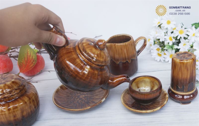 Chất men đặc trưng sáng bóng