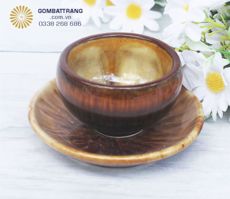 Chén và đĩa lót trong bộ ấm chén Bát Tràng giả cổ cao cấp