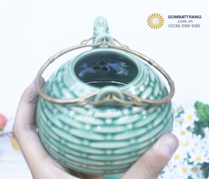 Hình ảnh bên trong thân ấm 