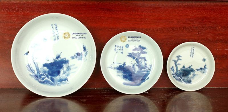 Cận cảnh đĩa lót gốm sứ giả cổ vuốt tay họa tiết Lã vọng câu cá