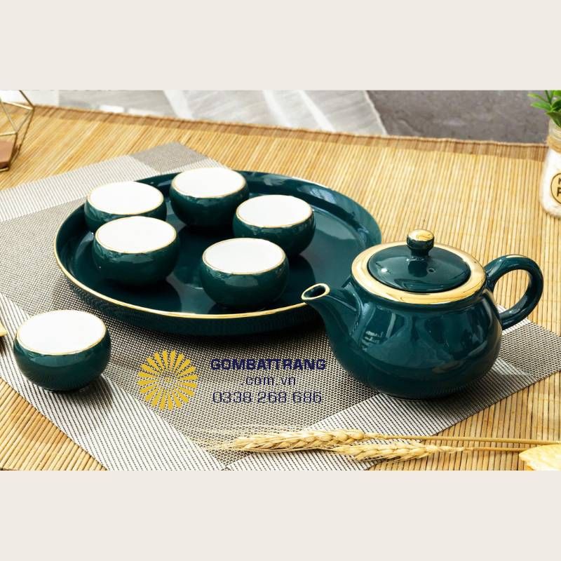 Bộ ấm chén mang đến cảm giác hài hòa và tinh tế cho không gian thưởng trà. Chỉ cần đặt trên bàn, tổng thể đã trở nên gọn gàng, trang nhã và có chiều sâu thẩm mỹ.
