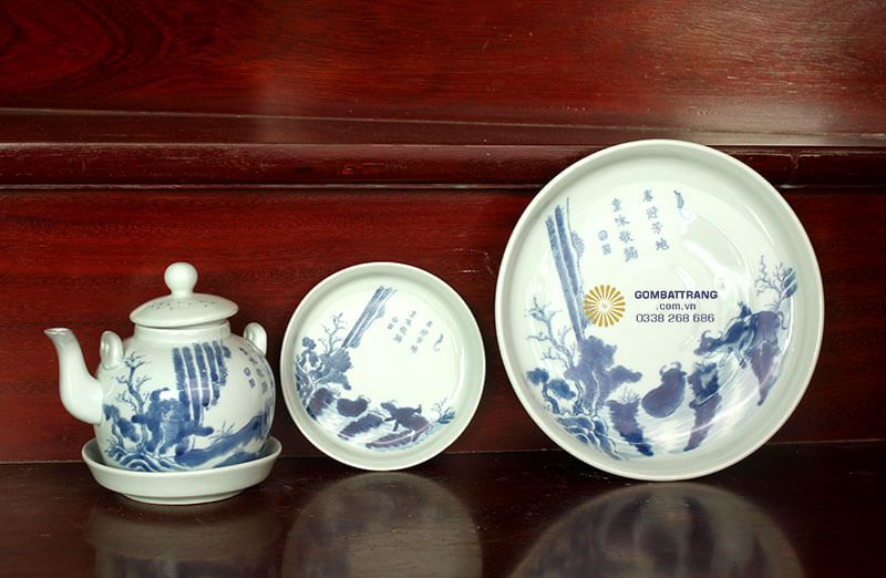 Bộ ấm chén men lam cổ cực sang trọng và quý giá