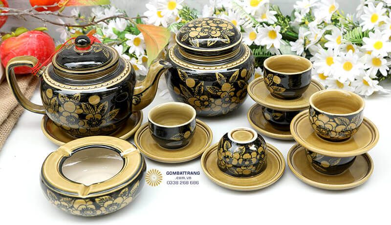 Bộ sản phẩm bao gồm 6 chiếc chén trà có kích thước vừa phải, phù hợp để thưởng thức từng ngụm trà thơm ngon
