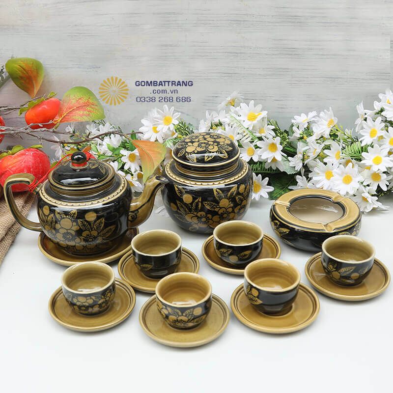 Bộ ấm chén trà Bát Tràng hoa đào xứng đáng là lựa chọn hàng đầu cho những ai yêu thích trà đạo