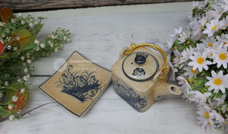 bộ ấm chén men rạn sử dụng chất đất Hồng Sa, mang đậm dấu ấn thời gian, thể hiện sự sang trọng