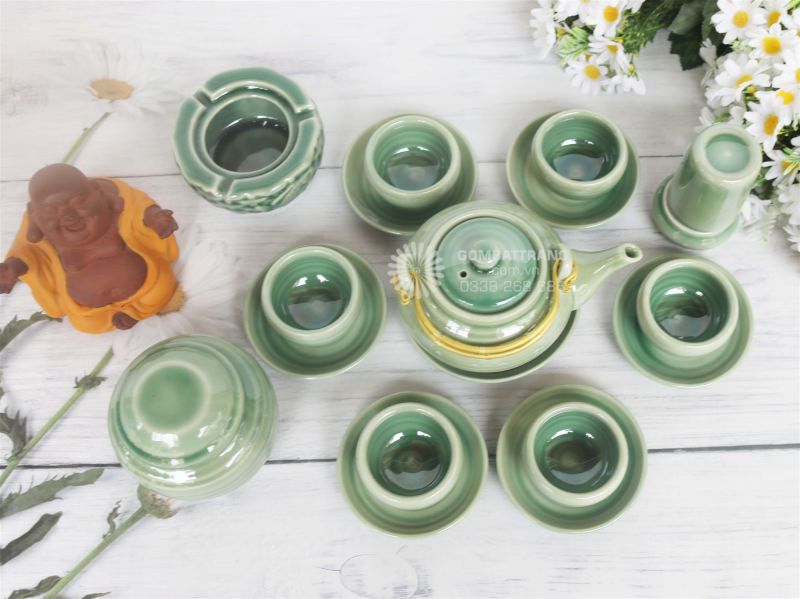 Đủ 15 món sản phẩm cao cấp trong 1 bộ ấm chén men xanh ngọc