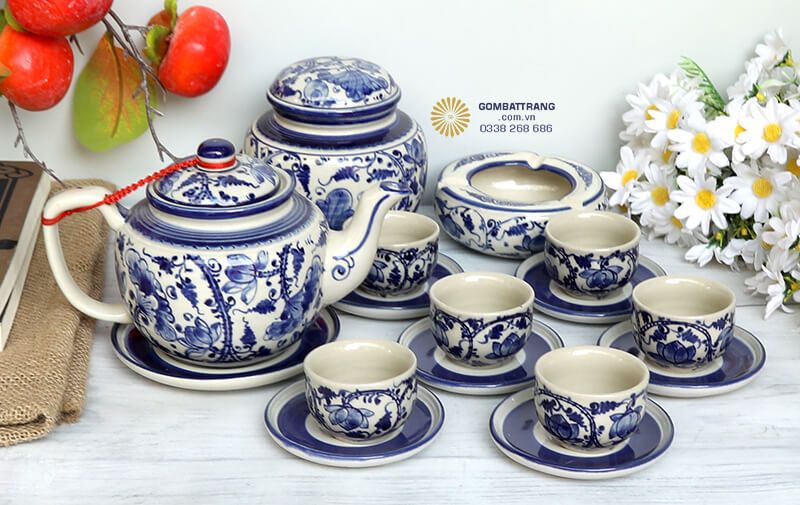 Bộ ấm chén cao cấp được chế tác từ chất liệu gốm sứ cao cấp, an toàn cho sức khỏe và bền đẹp theo thời gian