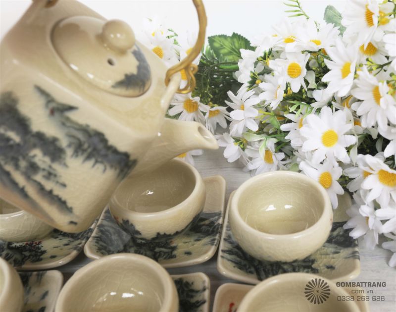 Chụp cận cảnh ảnh sản phẩm bộ ấm chén uống trà Bát Tràng