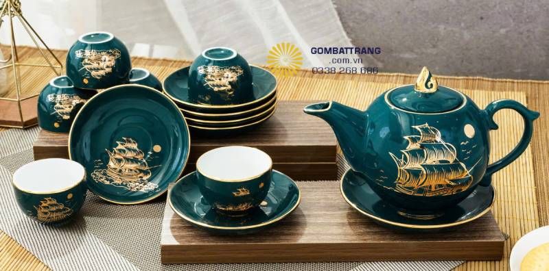 Chất gốm nung cao giúp giữ nhiệt tốt hơn so với men công nghiệp. Trà vẫn giữ hơi ấm trong nhiều lần rót, hương không bay nhanh — rất hợp uống cả buổi.