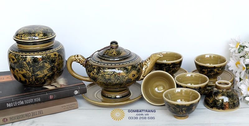 Nắp ấm được làm vừa khít, giúp giữ nhiệt và hương vị trà luôn đậm đà nguyên vẹn