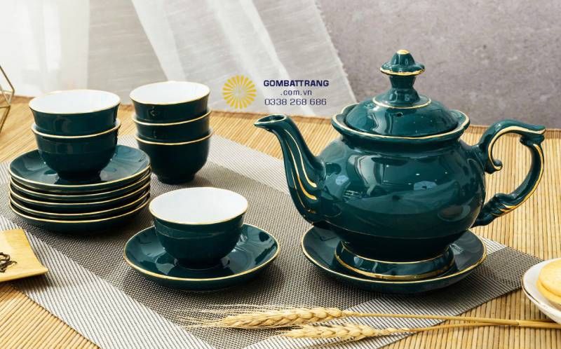  Bề mặt men nhẵn, không bám cặn trà, dễ rửa tay hoặc máy rửa chén, giữ bộ ấm luôn sáng đẹp.