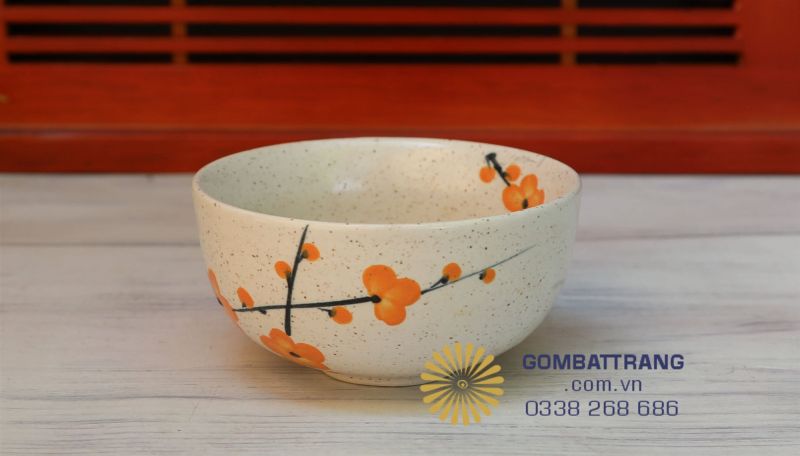 Bát tô men rạn vẽ hoa đào tinh tế, phù hợp dùng cho canh hoặc các món ăn gia đình