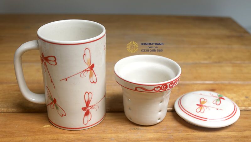 Cốc trà với phần lưới lọc có kiểu dáng cực ấn tượng