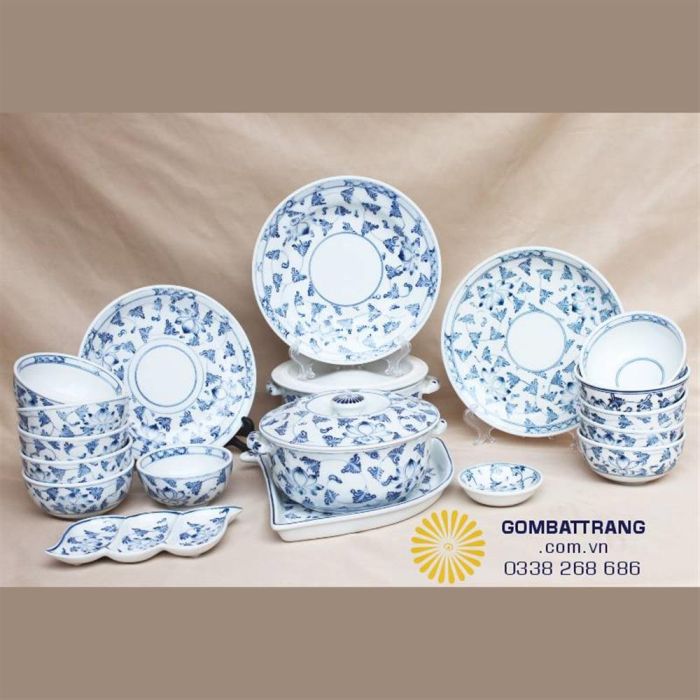 Bộ bát đĩa trang trí bàn ăn đẹp phong cách truyền thống