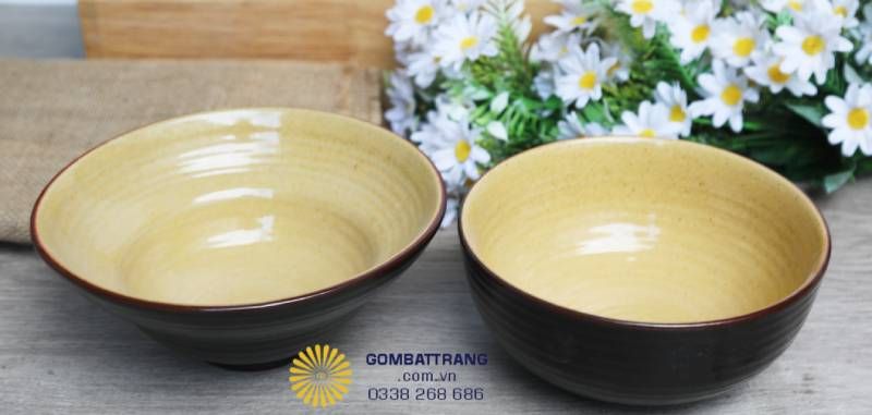 Không chỉ dùng cho bữa ăn hằng ngày, bộ bát đĩa còn thích hợp cho những dịp tiếp khách, cỗ bàn hoặc sự kiện nhỏ, giúp không gian bàn tiệc trông chỉn chu hơn mà không cần đầu tư thêm nhiều mẫu khác.