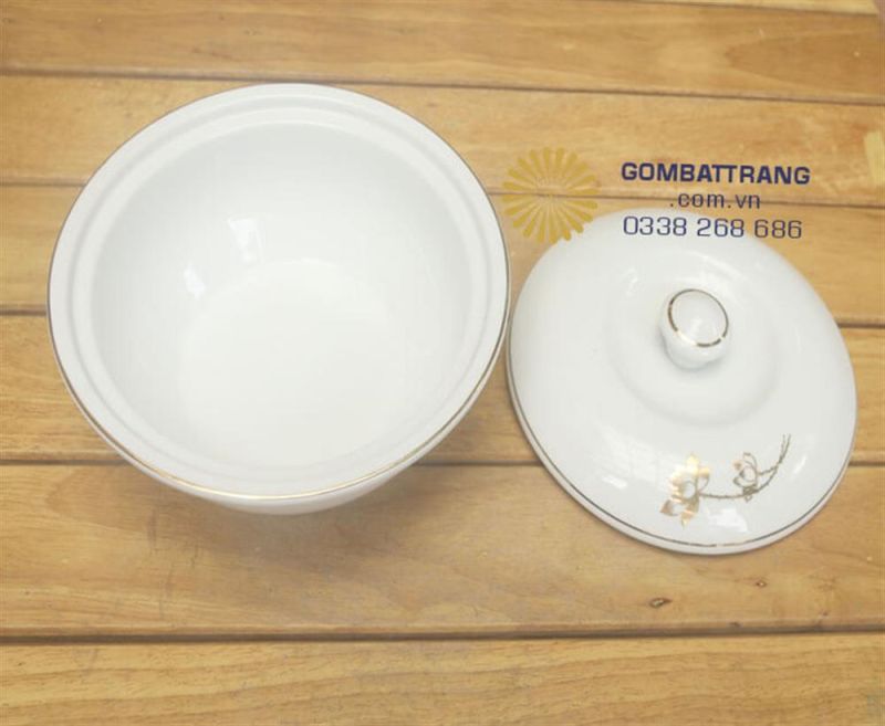 Bộ chén đĩa Bát Tràng thể hiện dấu ấn thời gian và kỹ thuật độc đáo