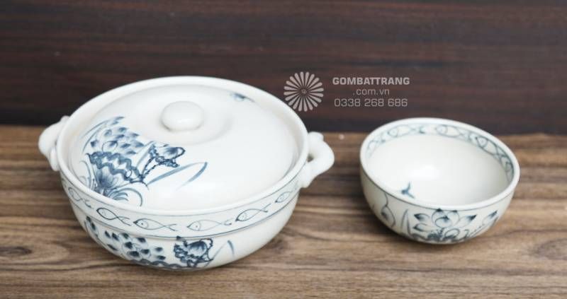  Thố đựng cơm có nắp giúp giữ độ nóng lâu hơn, thích hợp cho mâm cơm gia đình hoặc phục vụ theo bàn tại nhà hàng.