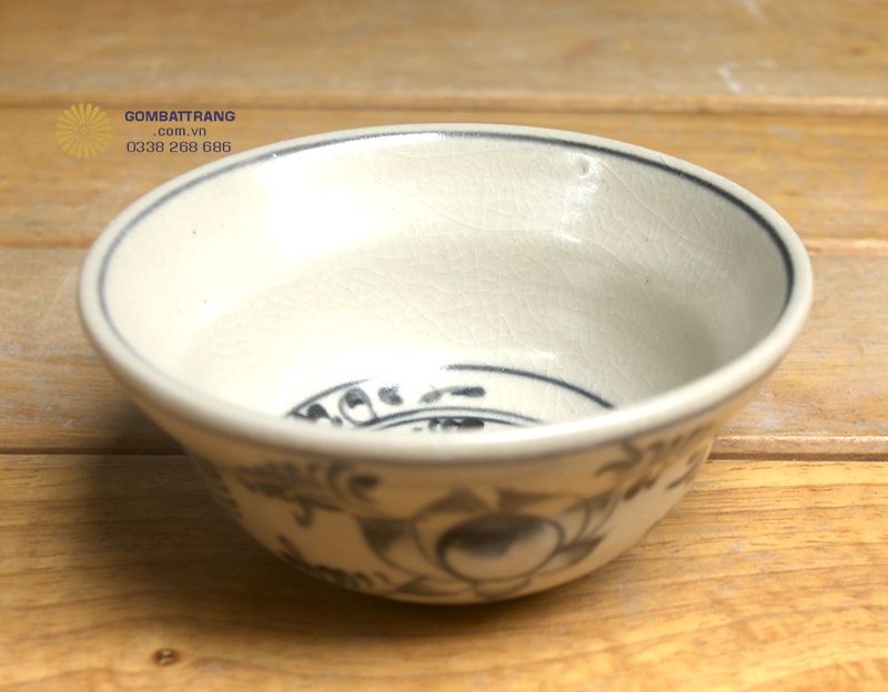 Từng chi tiết của bát đĩa Bát Tràng giả cổ đều phản ánh tâm huyết và tài năng của người thợ làng Bát Tràng