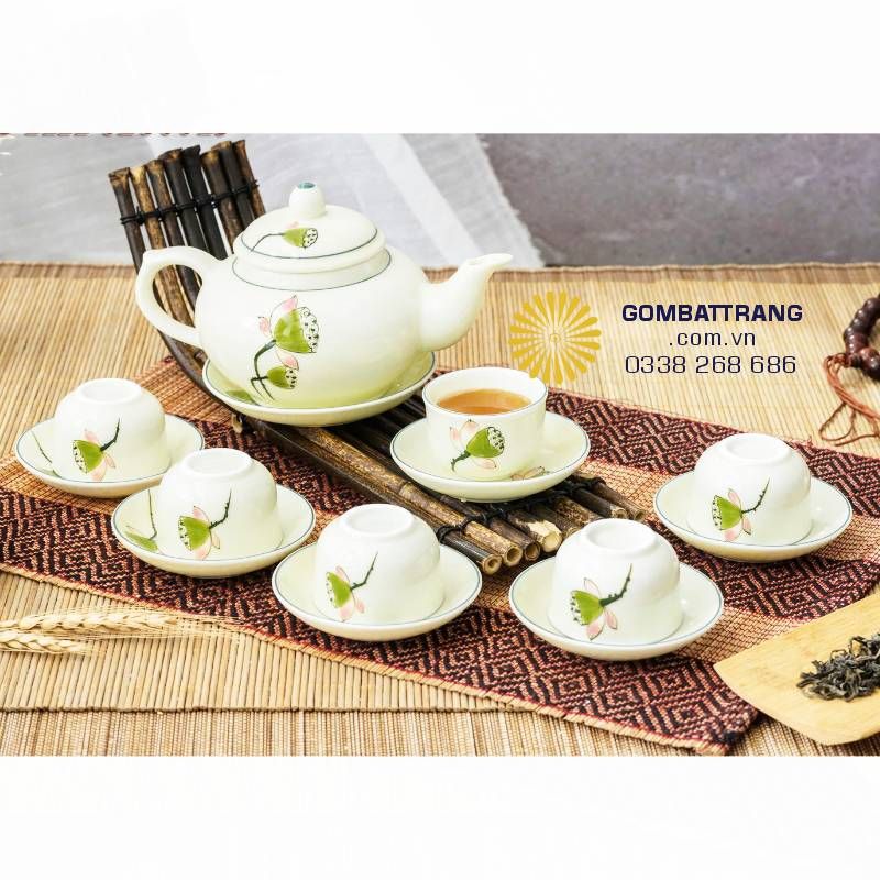 Chỉ cần một ánh nhìn đã cảm nhận được sự sang trọng kín đáo: tổng thể hài hòa, màu men trầm nhã và bố cục không thừa chi tiết – kiểu đẹp nhìn là thấy “đắt giá”