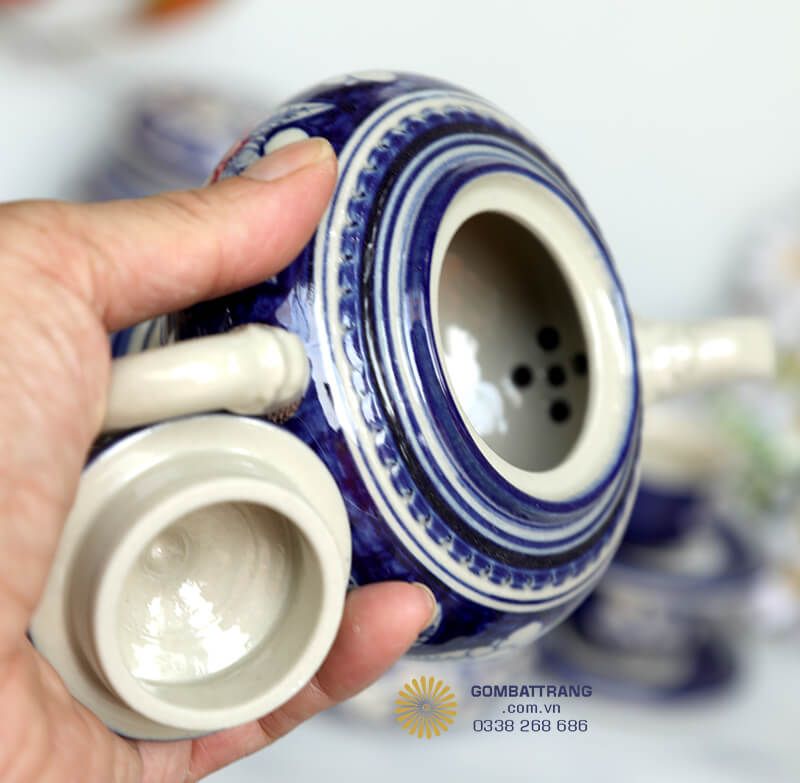 Ấm Trà Tinh Tế - Nâng Tầm Trải Nghiệm Thưởng Trà