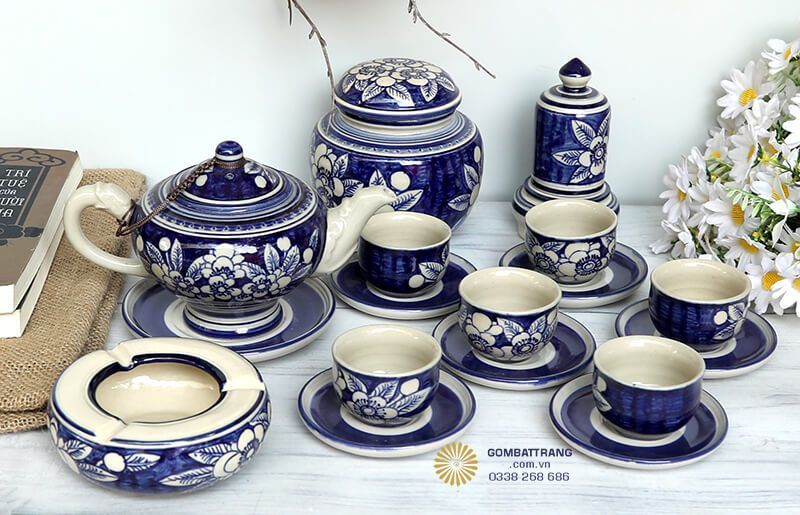 Ý Nghĩa Phong Thủy Của Bộ Ấm Chén Bát Tràng Giúp Mang Tài Lộc Vào Nhà