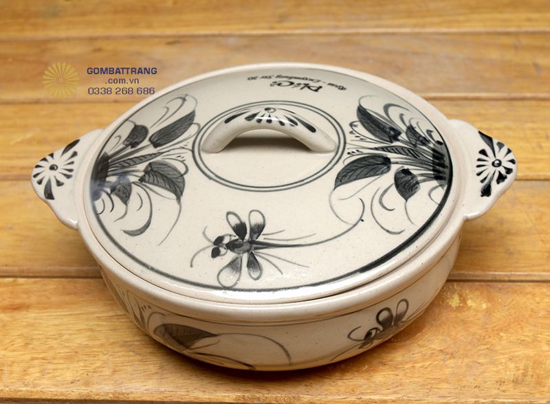 Bộ bát đĩa sở hữu công nghệ men rạn tinh xảo, họa tiết hoa văn độc đáo và chất lượng gốm sứ vượt trội