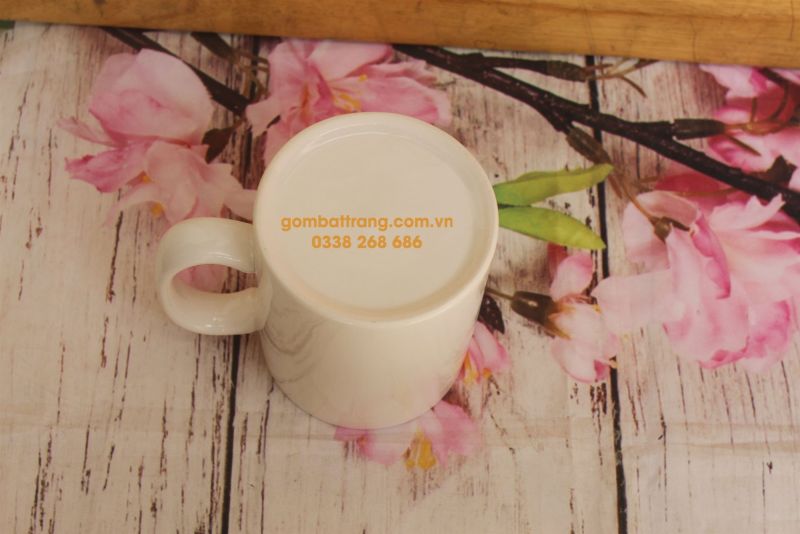 In logo lên ly sứ Bát Tràng là một trong những lựa chọn sáng suốt hàng đầu