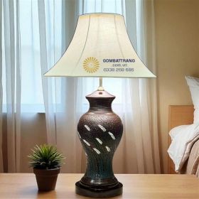 Đèn ngủ gốm cao cấp - họa tiết lông vũ khắc tinh xảo.