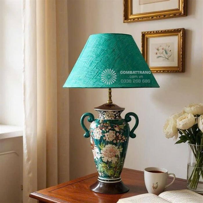 Đèn ngủ gốm sứ hoa văn cổ điển ánh lục ngọc cao cấp