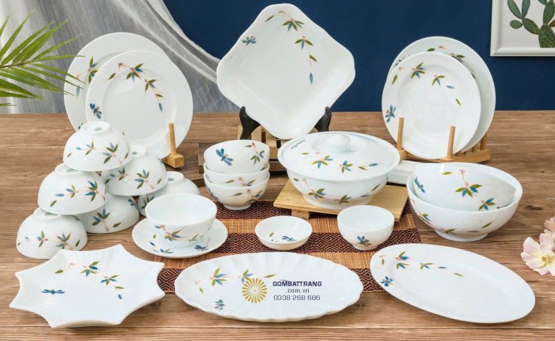 Đĩa gốm sứ bát tràng – vẽ tay thủ công tinh xảo.