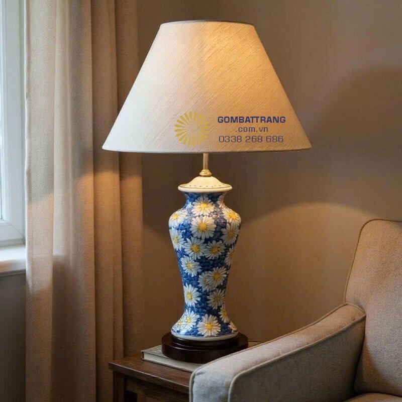 Gốm Bát Tràng hoa cúc trắng nền xanh – tinh tế, sang trọng, đậm hồn Việt.
